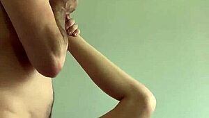 Seks dan Cipratan Liar bareng Macarena Lewis