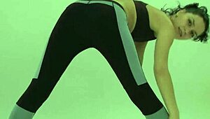 Larisa Dolina Stuns with Flexible Gymnast Moves