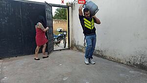 Novinha receives pizza guy only in towel full video