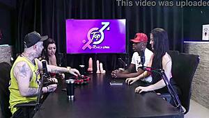 Two beauties kissing, making his big black cock hard for blowjob 😘