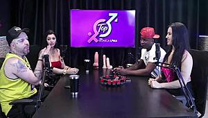 Two beauties kissing, making his big black cock hard for blowjob 😘