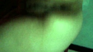 Milf Argentina Insaciable Masturbating Passionately
