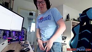 Истинска новчанка получава фейшъл от кретен в първо аматорско минетка