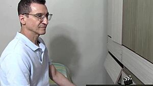 Delicious BBW with big ass meets client for oral and cumshot in Rio and São Paulo connection