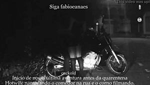 Casada Se Exibi Na Rua Com O Comedor Corno Voyeur Filma E Legenda A Adrenalina