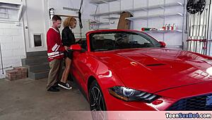 Rich man quickie fucks petite teen 18+ in luxury car