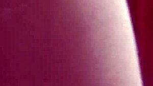 Kinky amatérská milf dostává tvrdý anál od klienta. Její kunda kapá spermatem.