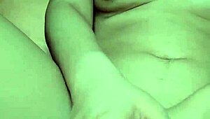 20 Cm Penis Tears Slut's Small Pussy