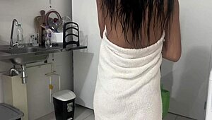 Hey, did you pay the delivery guy like this?