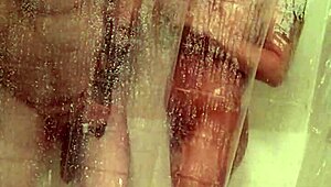 mandeezy4u2 showers and masturbates 😊