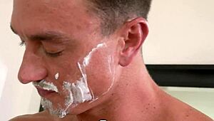 Cade Maddox boyfriend hisap dan dapat kongkek kuat bareback - FalconStudios.