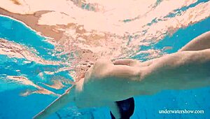 Avenna Sexy Naked Teen Stuns in Underwater Pool