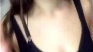 babe looks so sexy on webcam