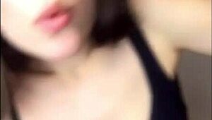 babe looks so sexy on webcam