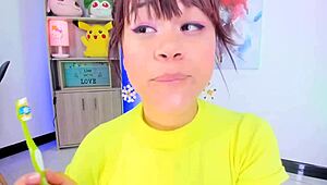 lila jordan cepilla sus dientes