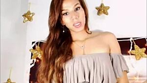 Tranny bombshell getting wild on cam with naughty moves