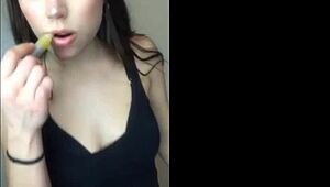 בובה סקסית בטירוף על וובקאם