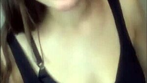 Babe ser så sexig ut på webcam
