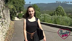 Amandine Se Laisse Guider Par La Coquine Marie!