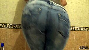 हेय, वाना सी रशियन स्लट कैमिला मून पिसिंग और बांगिंग?