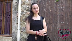 Amandine Se Laisse Guider Par La Coquine Marie!