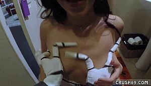 Novinha 18+ Engole Gozada na Calcinha