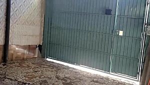 i’m stunned as casada safada drops her towel to tease the delivery guy