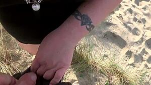 צמד מילף חמות שולטות בדפיקה קבוצתית בחוץ בכוח גולמי