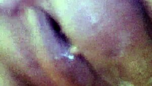 Latin beauty gives a seductive handjob and cumshot