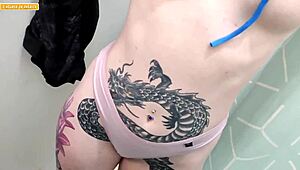 Women Fuck in Store Dressing Room!