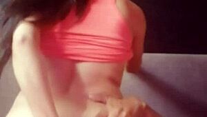 Le reviento el culo a mi vecina por primera vez