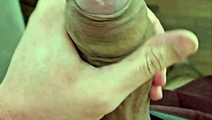 Que Penis Gostoso on Brazilian Twink!