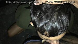 meu vizinho hétero deixou a namorada em casa pra vir na minha garagem me engasgar na pica dele