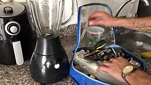 I pay with body to the blender technician