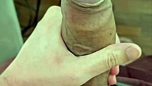 Que Penis Gostoso on Brazilian Twink!