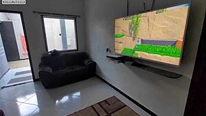 Jogando videogame sentado nas pernas so queria zerar o jogo e nem viu o tamanho que ta a madeira?