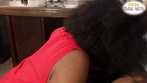 My office helper also helped me deal with my hard cock, please subscribe to red