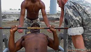 Soldados rusos follan en videos gay con chicos musculosos del ejército