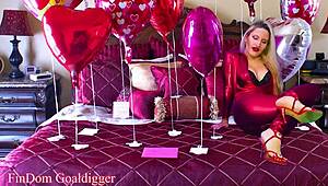 Smelly Dirty Shoes Valentines Fuck With Latex Heels And Balloon Domination.
