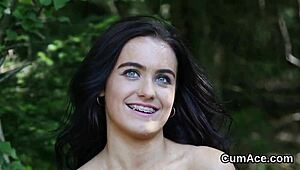 Hot sex kitten feels intense pleasure from cumshot on face in blowbang