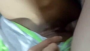 la pillo descansando y me la follo completa