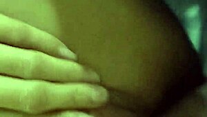 la pillo descansando y me la follo completa