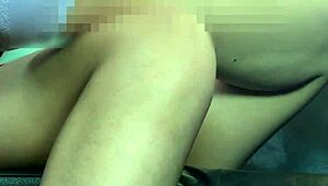 sexy model lets herself be recorded to pay taxi!