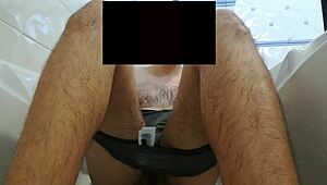 Aku Ngintip Cowok Gay 18+ Berbulu Mandi