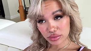 Luna Luxe Says Time To Play With Pink Vibrator On Couch!