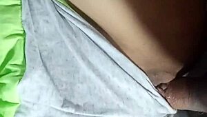 la pillo descansando y me la follo completa