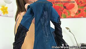 English mature Raven's creamy cunt gets stuffed with raw desire