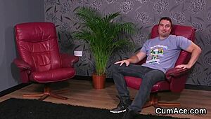 キツネ美女が大量顔射浴びて全部ごっくん 😋🍆