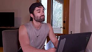 התלהבתי נורא מראסל ווסט לוקח את הזין השחור הראשון של ג'קסון