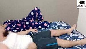 En Una Noche Fria Que Mejor Que Una Follada Con Mi Madrastra Blowjob Cum In Mouth Ebony